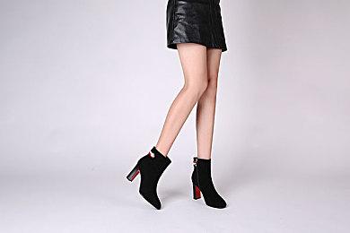 新月姬格斗《Type Lumina》琥珀角色预告片